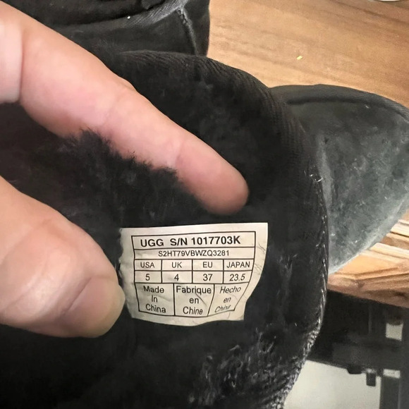 Black Shearling Boots - Picture 5 of 5